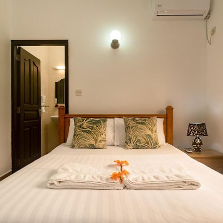Baie Lazare  Zeph Self Catering 아파트 외부 사진