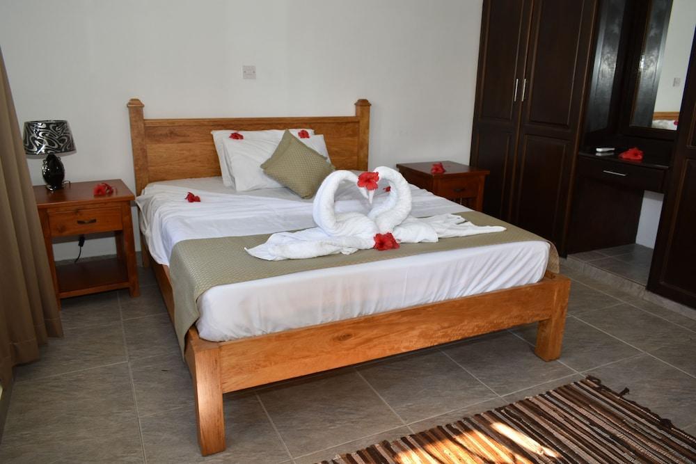 Baie Lazare  Zeph Self Catering 아파트 외부 사진