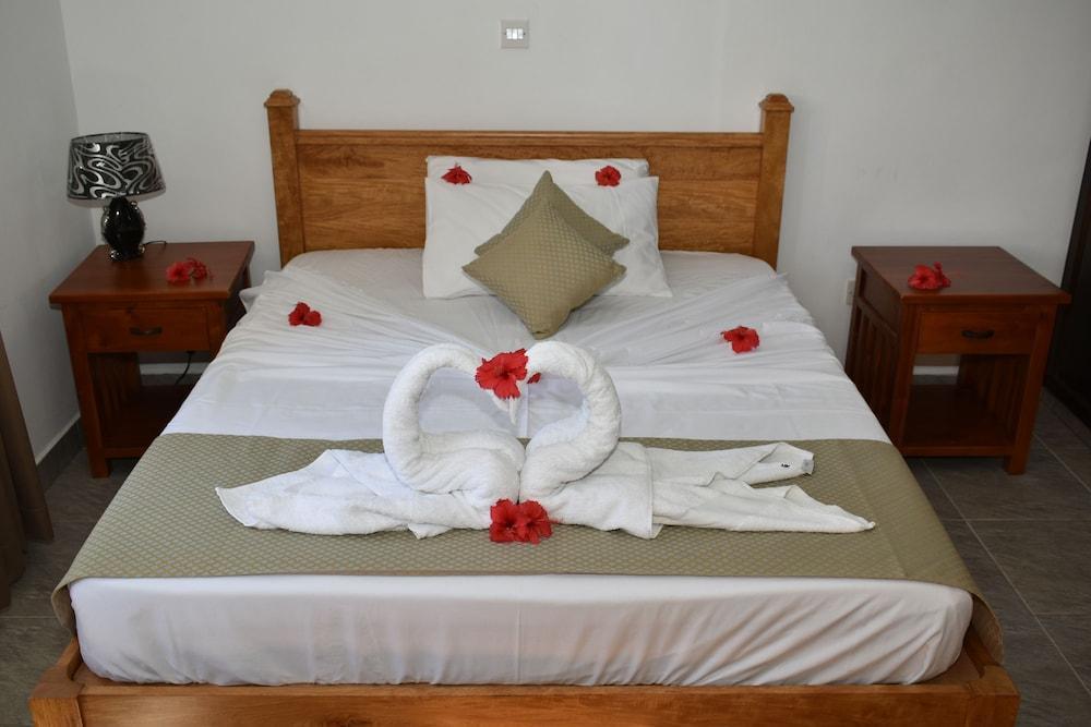 Baie Lazare  Zeph Self Catering 아파트 외부 사진