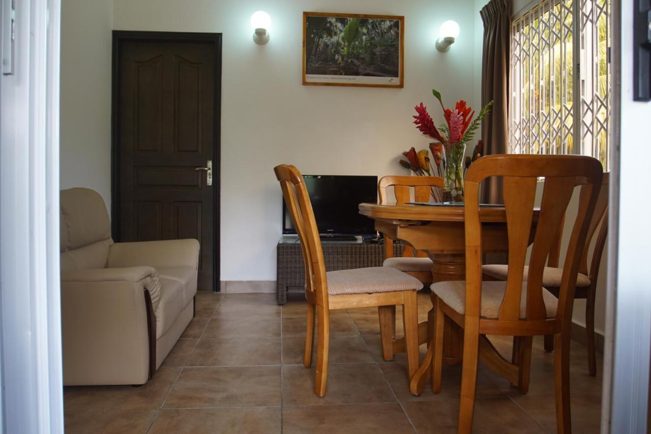 Baie Lazare  Zeph Self Catering 아파트 외부 사진