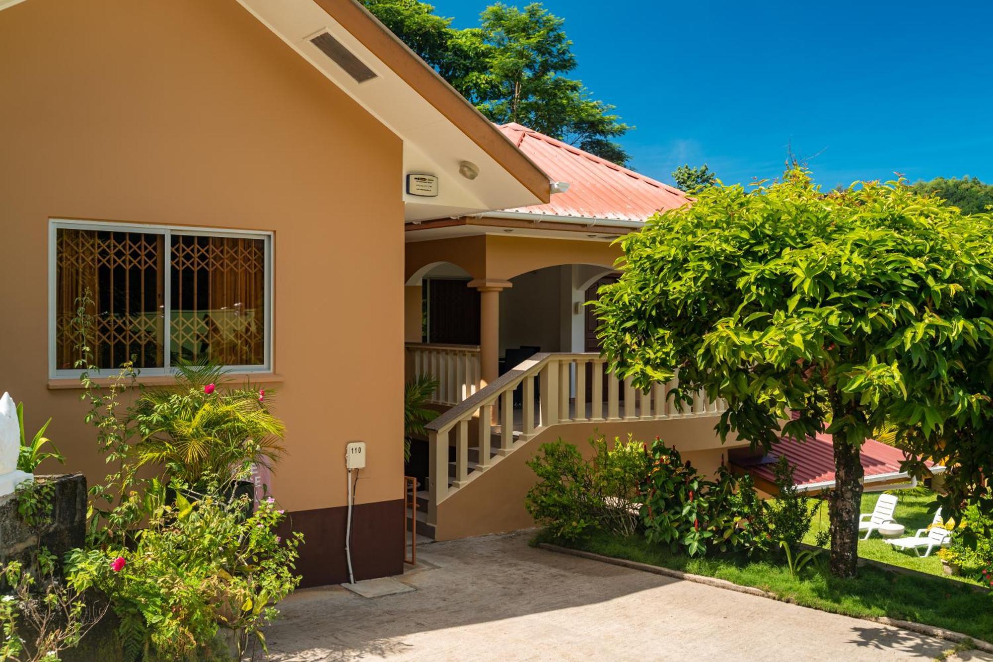 Baie Lazare  Zeph Self Catering 아파트 외부 사진